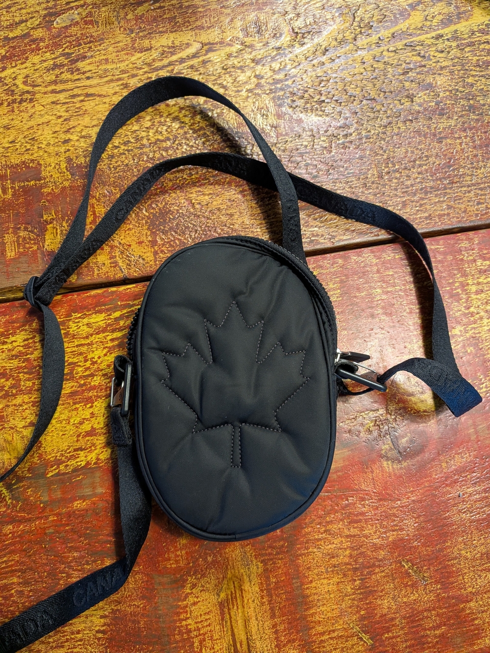 Lululemon Team Canada 2022 Crossbody Bag - Black